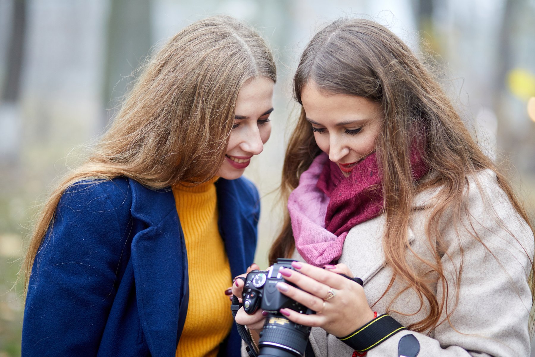 Students reviewing a shot together during a lesson