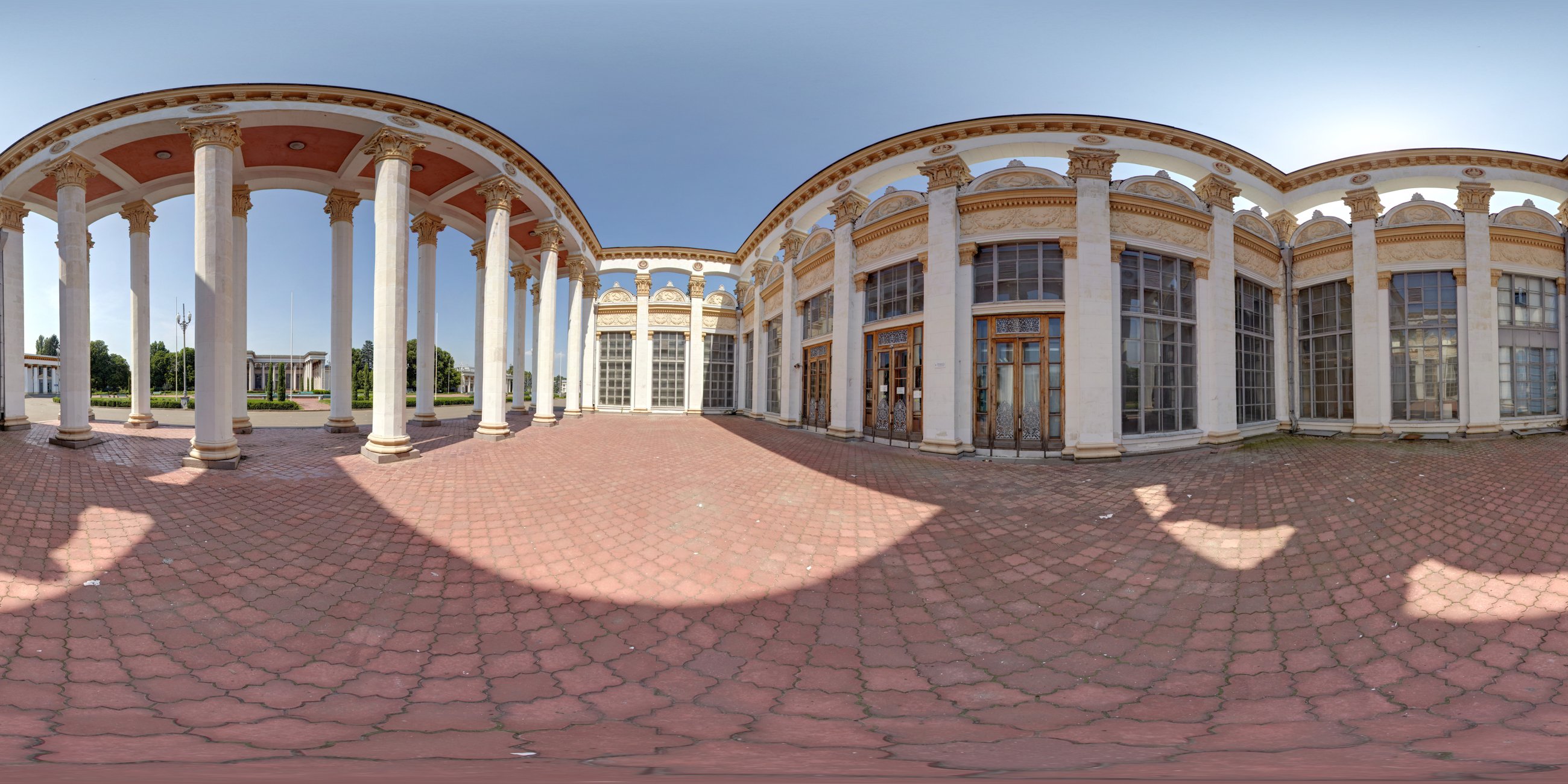 Colonnade, an example of architectural 3D panorama